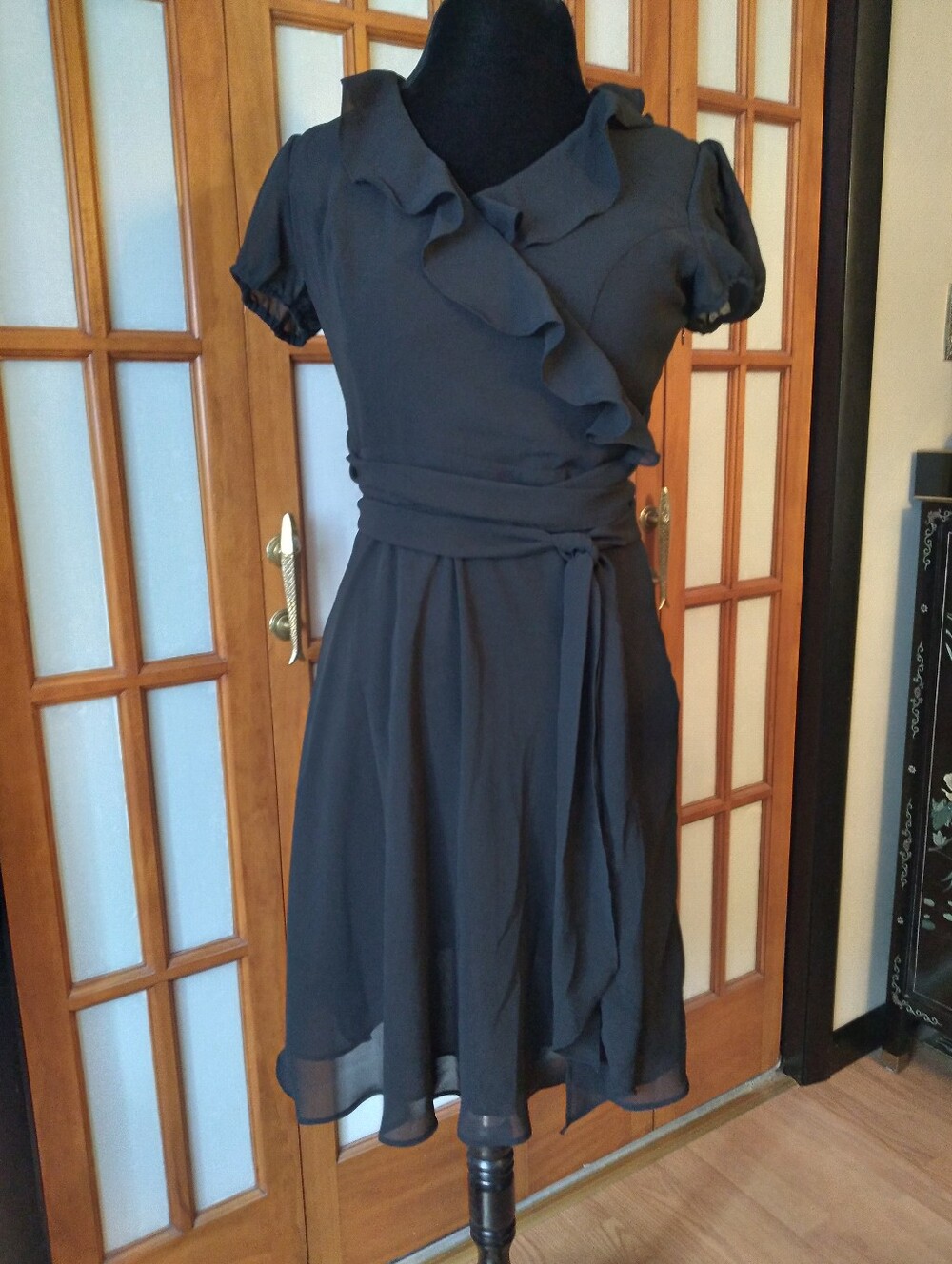 Women's Beautiful Black Fit And Flare  Ruffeled Dress,By Chadwicks, SZ 8 Petite - Picture 2 of 10